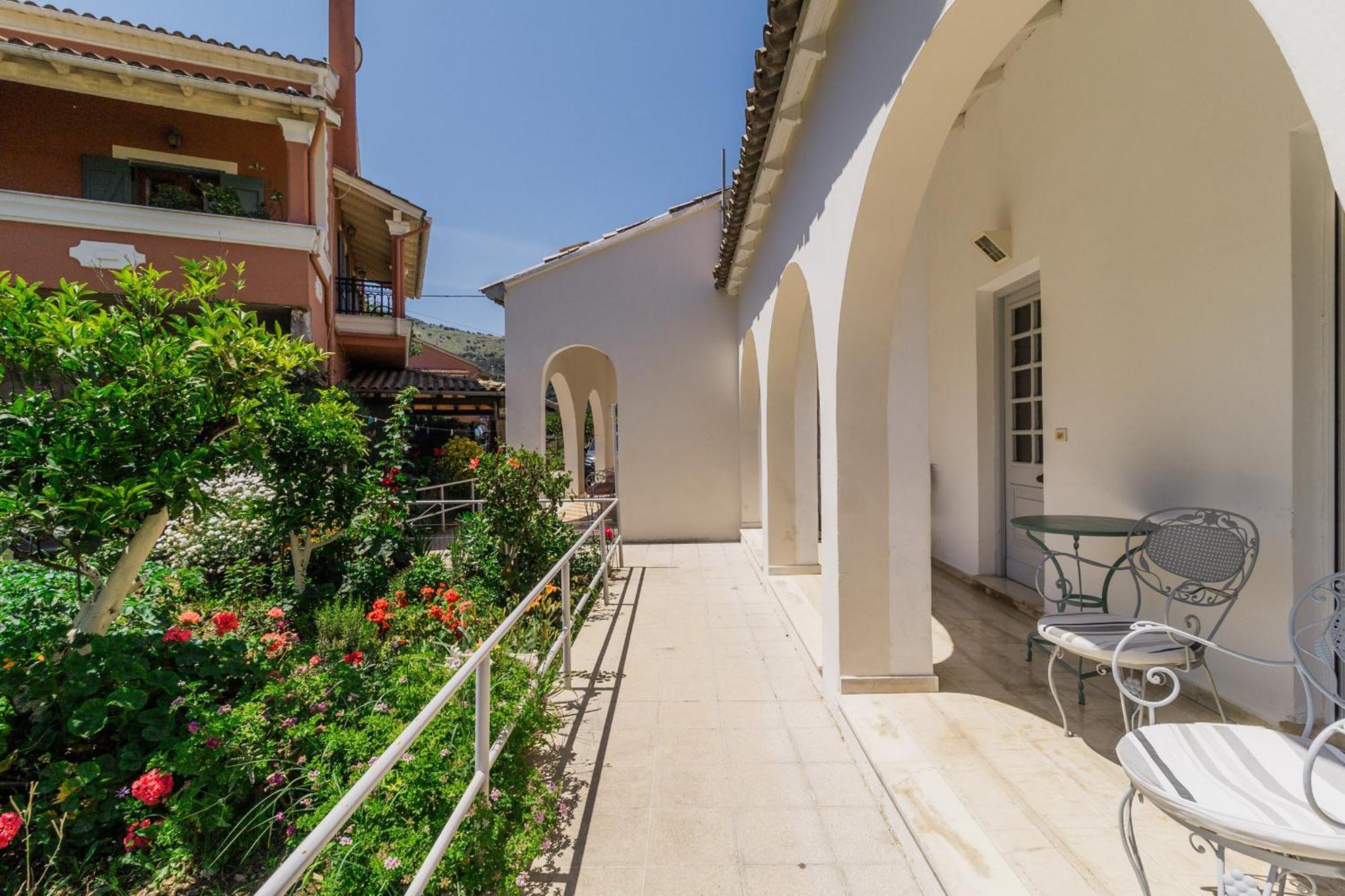 Lena Kassiopi Apartments Exterior photo